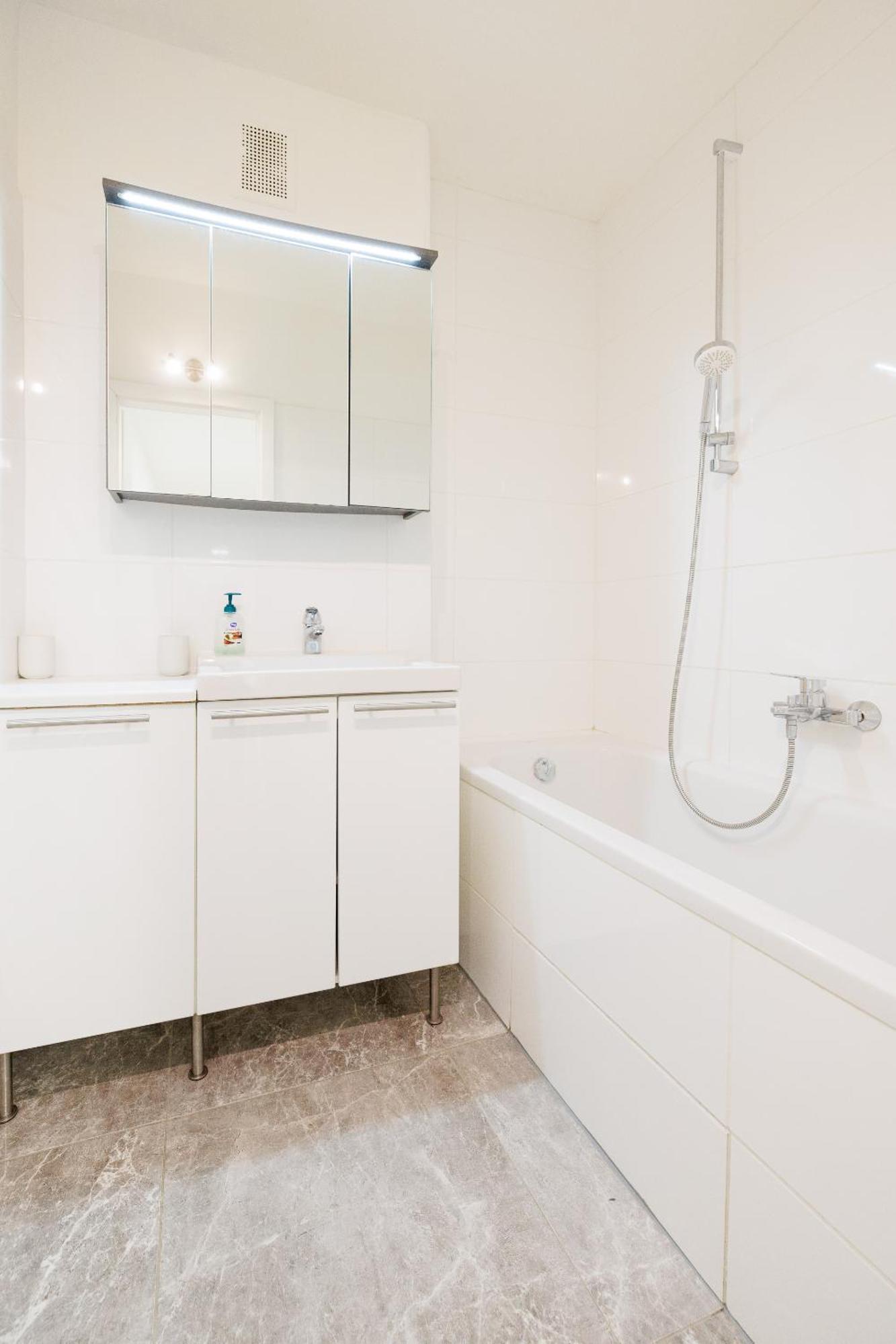 Cozy, Spacious And Charming 4 Bedrooms Apartament 비엔나 외부 사진